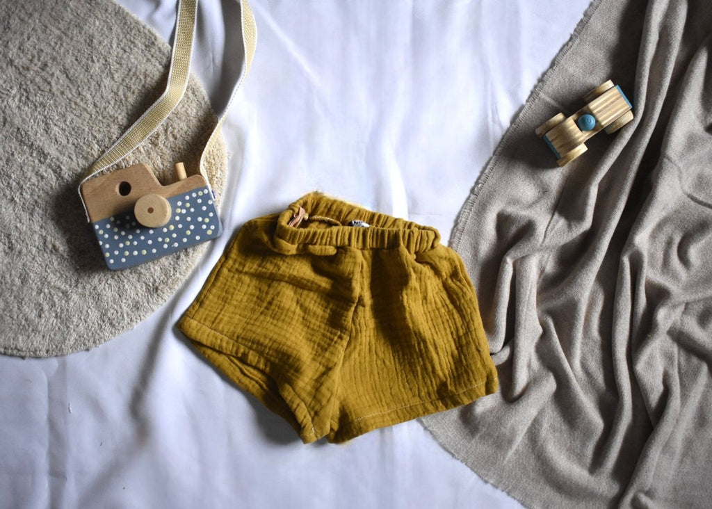 Pantalones Cortos  Infantil de Algodón Orgánico Amarillo