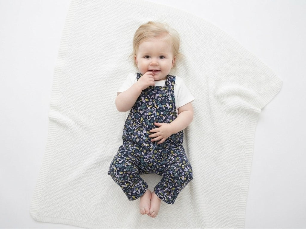Peto Infantil de Algodón Orgánico Azul Floral