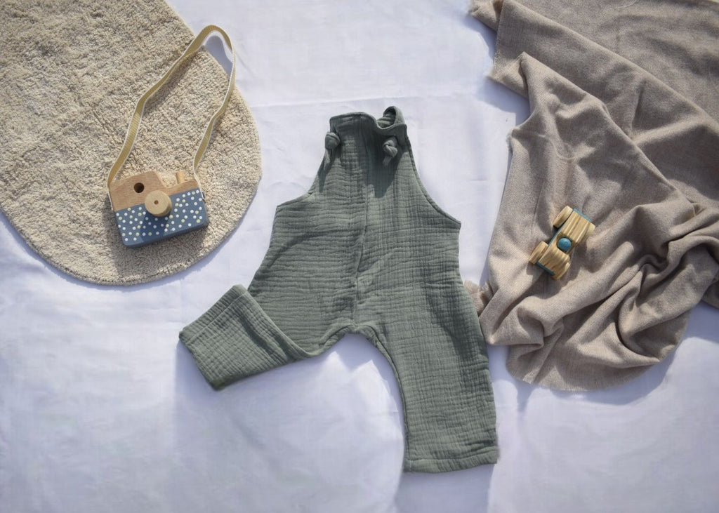 Peto Infantil de Algodón Orgánico Verde Oscuro