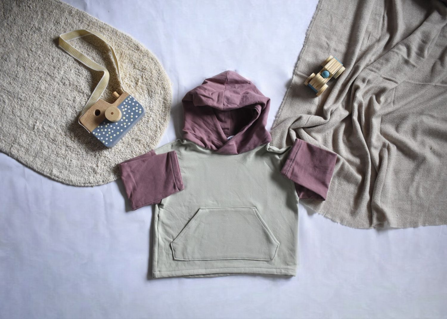 Sudadera Infantil de Algodón Orgánico Verde - con Mangas y Capucha Rosa