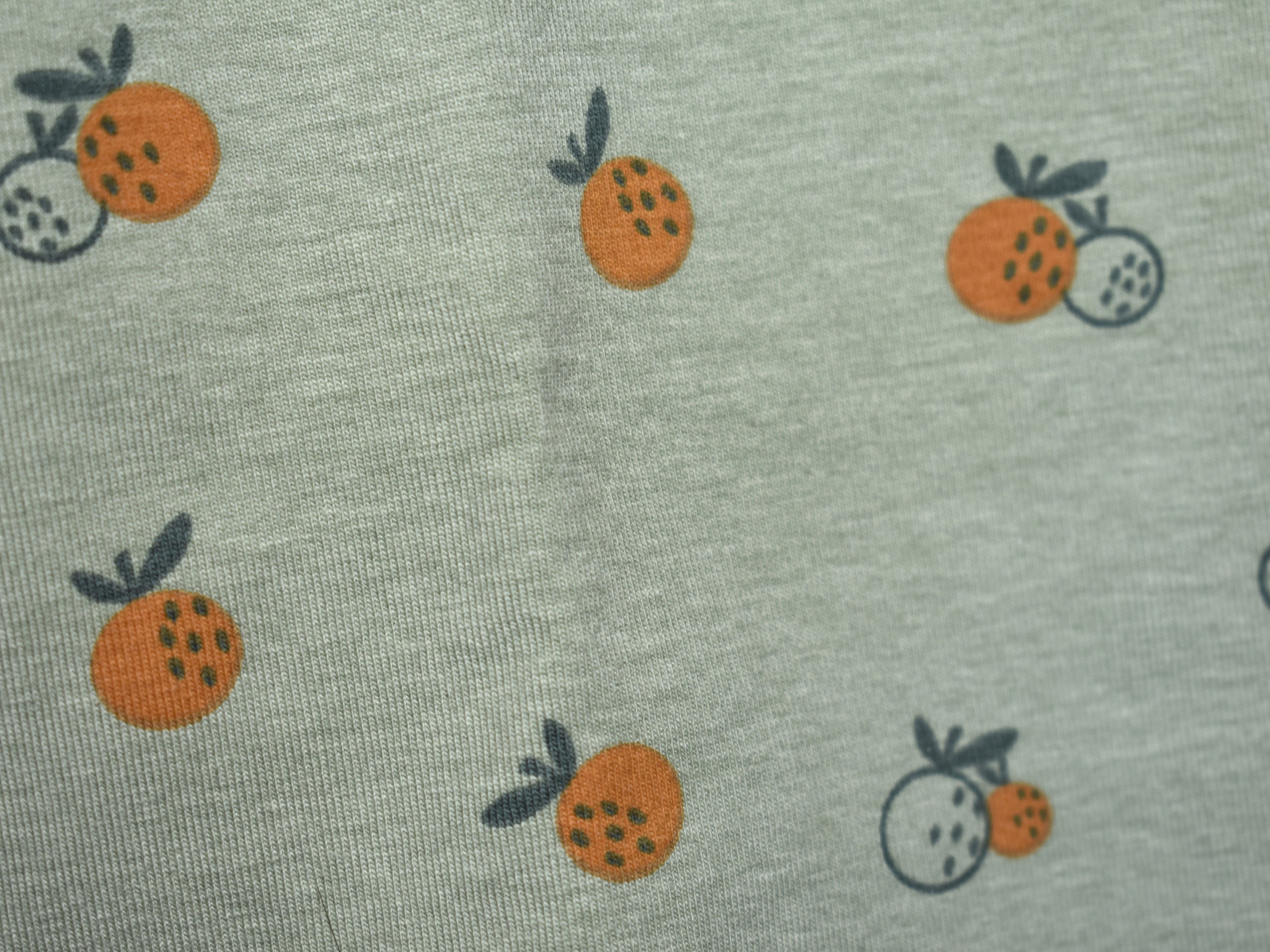 Sudadera Infantil de Algodón Orgánico Verde con Naranjas