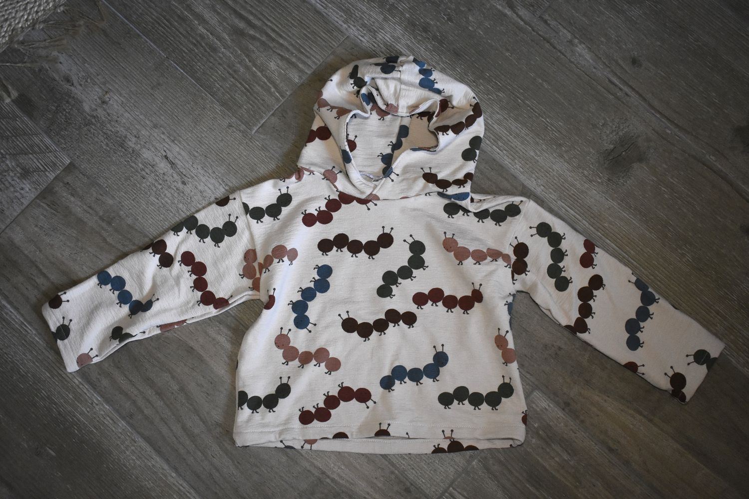 Sudadera Infantil de Algodón Orgánico Blanco Roto - Lombriz